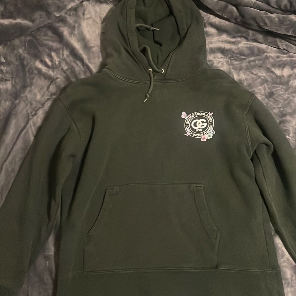 Size medium. Women’s dark green hoodie. Worn once.